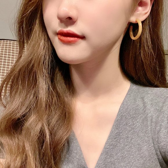 sale！Classic Hoop Earrings Acrylic - Picture 6 of 14